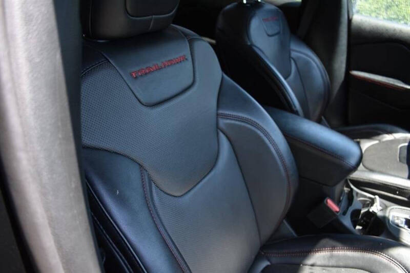 2022 Jeep Cherokee Trailhawk