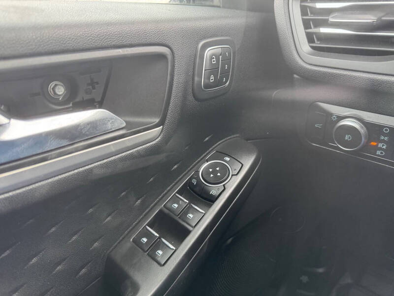 2020 Ford Escape SEL