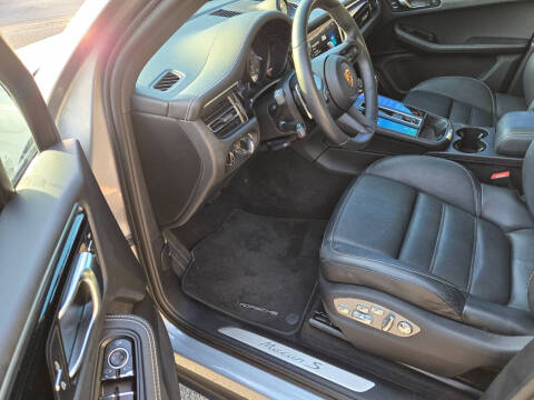 2023 Porsche Macan S