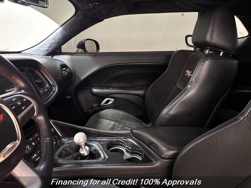 2015 Dodge Challenger R/T Scat Pack Shaker