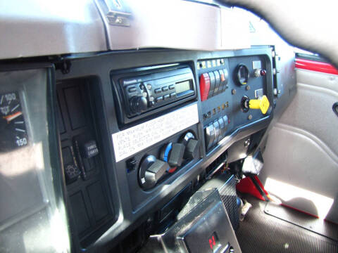 2000 International 4900