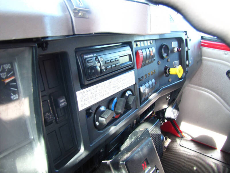 2000 International 4900