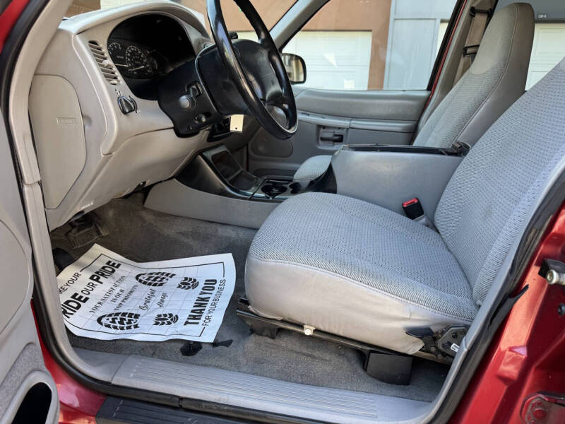 2000 Ford Explorer XLS