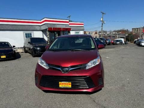 2019 Toyota Sienna for sale at Arlington Motors DMV Car Store in Woodbridge VA