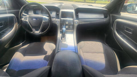 2015 Ford Taurus SEL