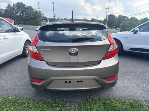 2013 Hyundai Accent SE