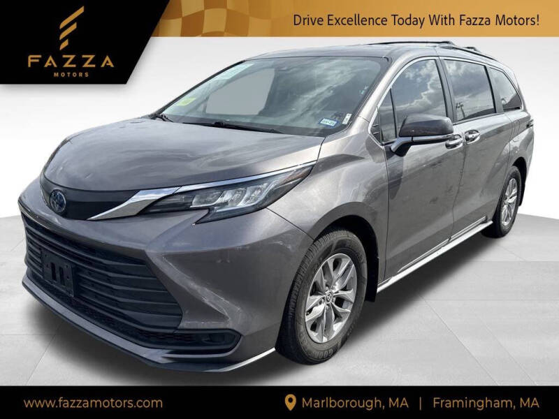 2022 Toyota Sienna LE 8-Passenger