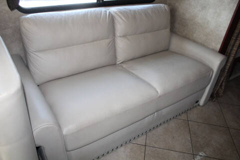 2014 Winnebago Forza 38R 340hp Cummins Diesel