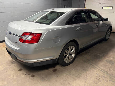2010 Ford Taurus SEL