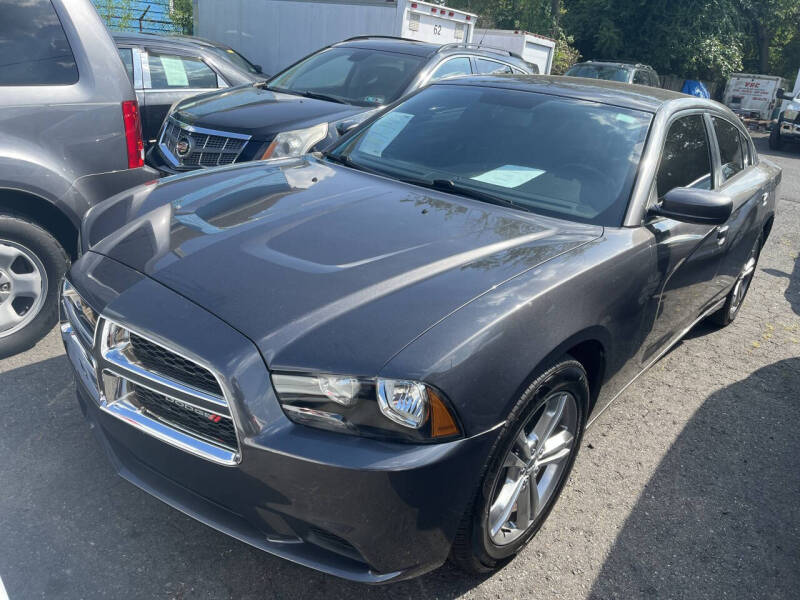 2013 Dodge Charger SE's photo