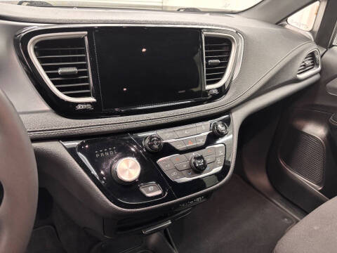 2022 Chrysler Pacifica Touring