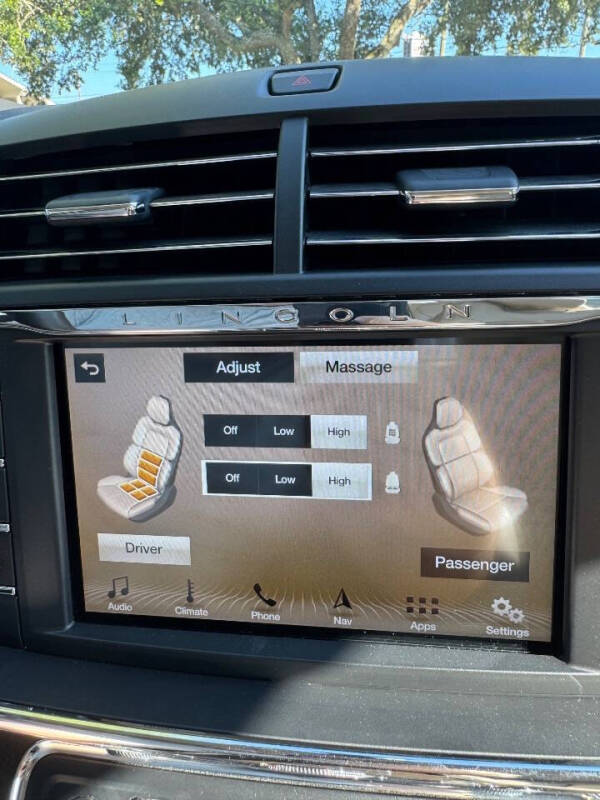 2018 Lincoln Continental Select