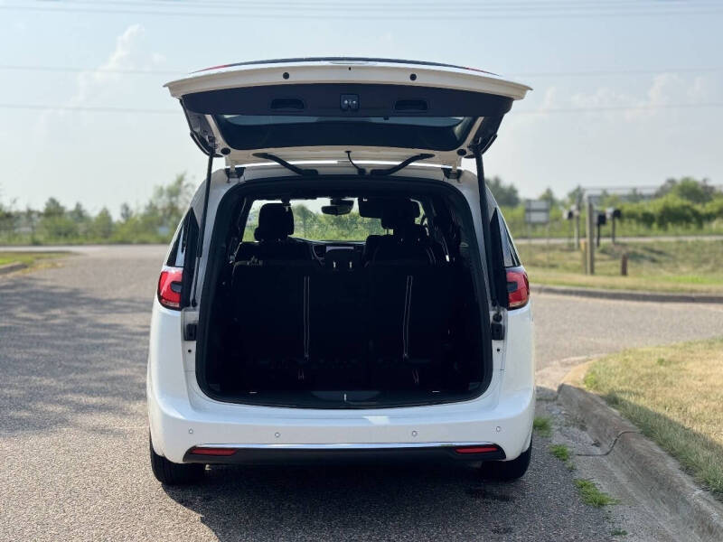 2024 Chrysler Pacifica Touring