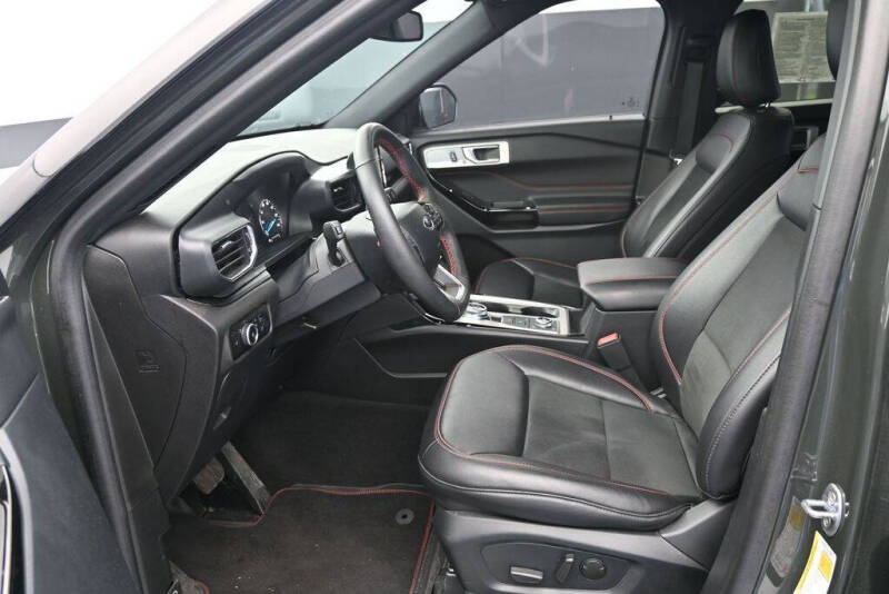 2024 Ford Explorer ST-Line