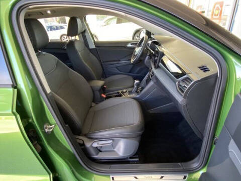 2025 Volkswagen Taos SE Black 4Motion