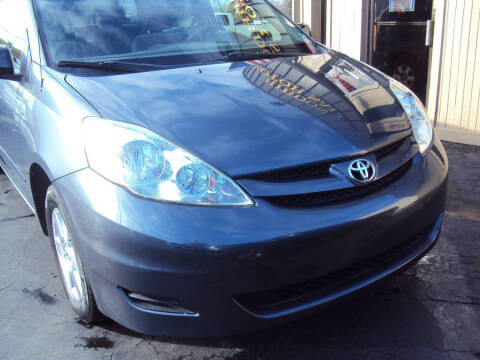 2008 Toyota Sienna LE 7-Passenger