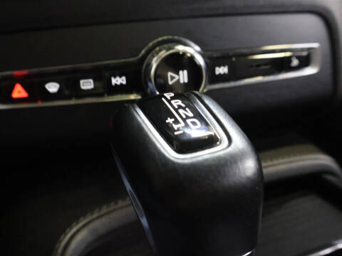 2020 Volvo XC90 T5 Momentum