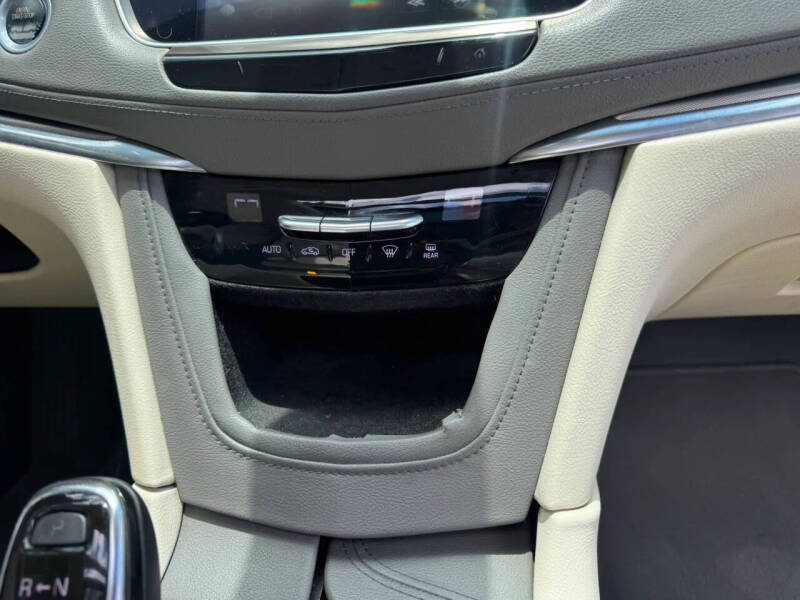 2017 Cadillac XT5 Luxury