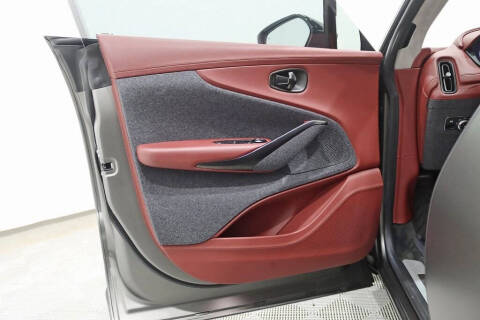 2021 Aston Martin DBX