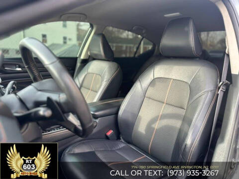 2022 Nissan Altima 2.5 SR