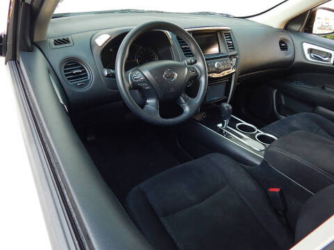 2016 Nissan Pathfinder SV