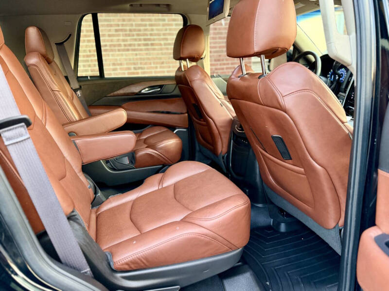 2017 Cadillac Escalade Luxury