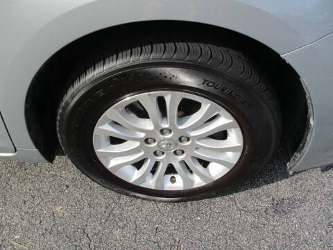 2015 Toyota Sienna XLE Premium 8-Passenger