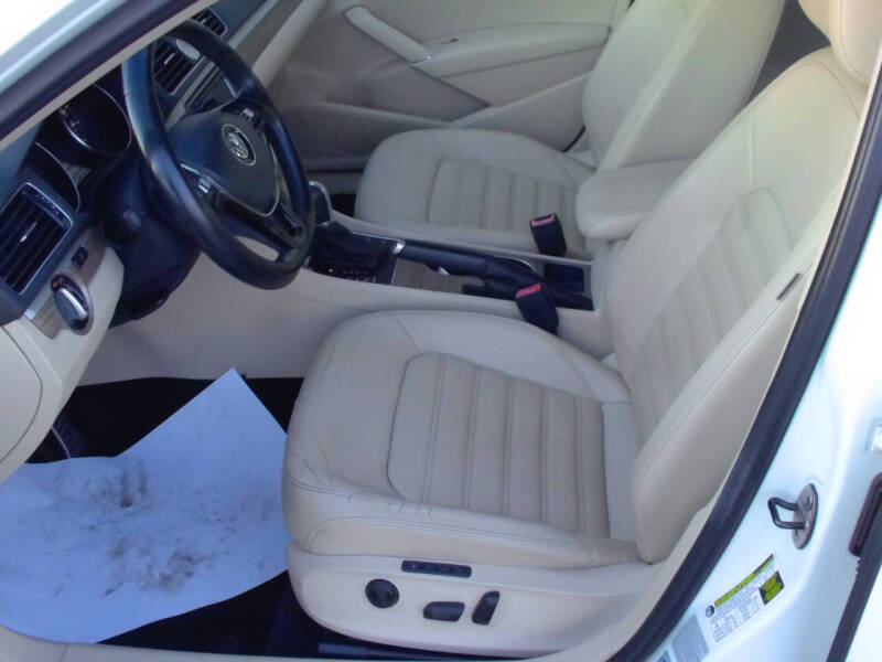 2016 Volkswagen Passat V6 SEL Premium