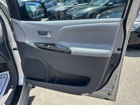 2015 Toyota Sienna