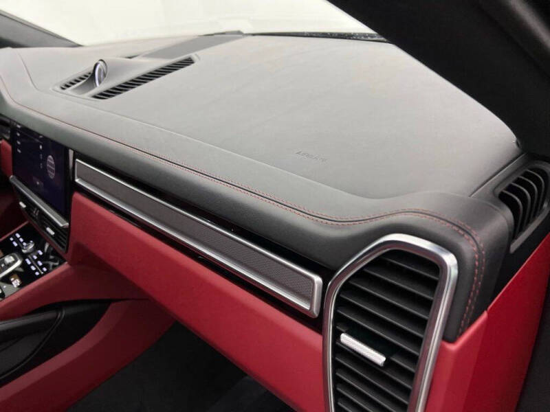 2023 Porsche Cayenne Coupe Platinum Edition