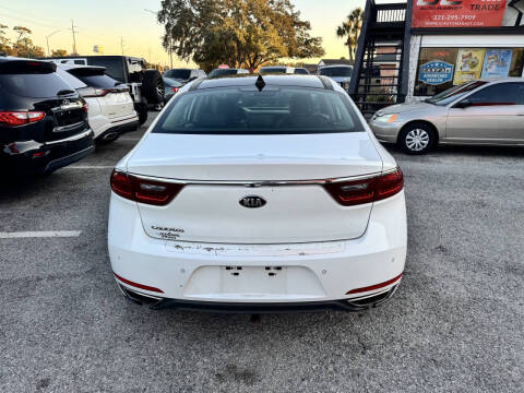 2017 Kia Cadenza Premium