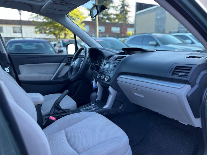 2015 Subaru Forester i Premium photo 15