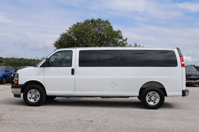 2025 Chevrolet Express LT 3500