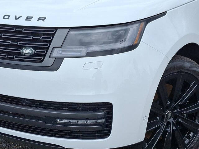 2025 Land Rover Range Rover P550e SE