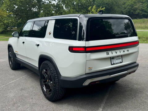 2023 Rivian R1S Adventure