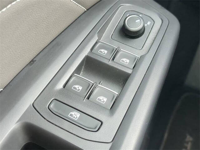 2023 Volkswagen Atlas SE