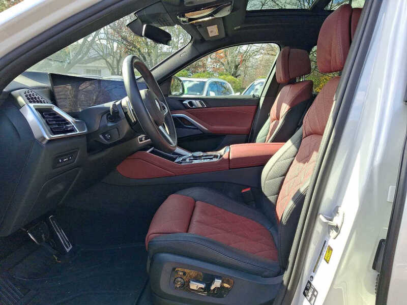 2025 BMW X6 xDrive40i