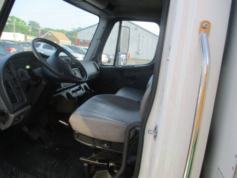 2018 Freightliner M2 106