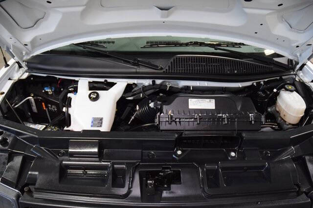 2025 Chevrolet Express LS 3500