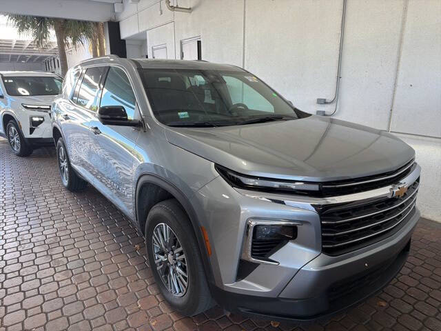 2024 Chevrolet Traverse LT