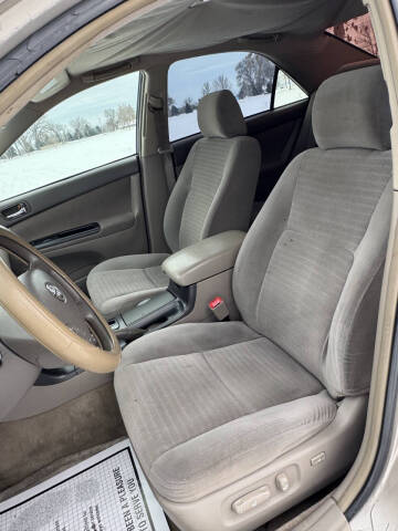 2005 Toyota Camry LE
