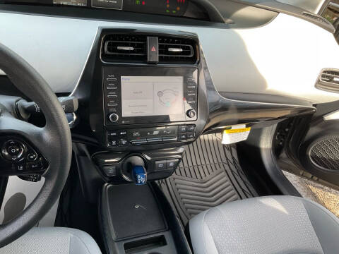 2022 Toyota Prius LE