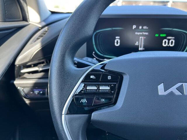 2023 Kia Niro LX