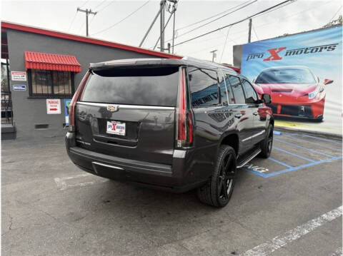 2017 Cadillac Escalade Standard