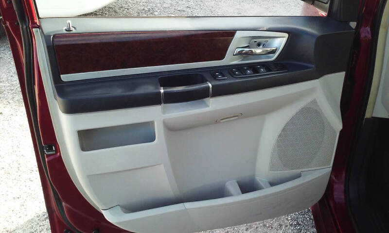 2010 Chrysler Town and Country Touring Plus