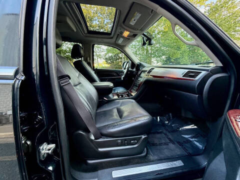 2011 Cadillac Escalade ESV Luxury
