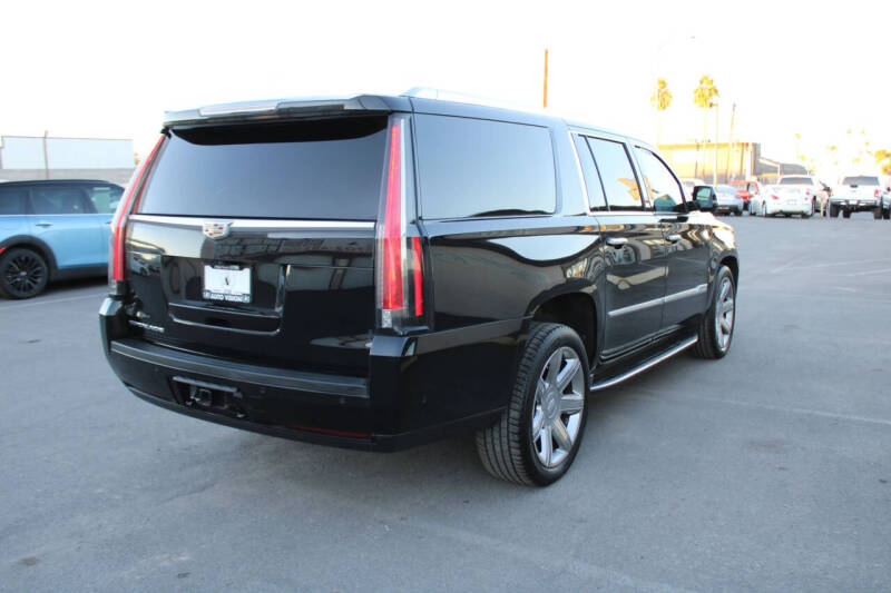 2018 Cadillac Escalade ESV Luxury