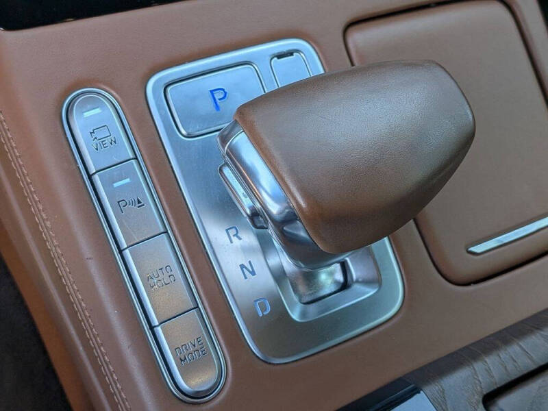 2020 Genesis G90