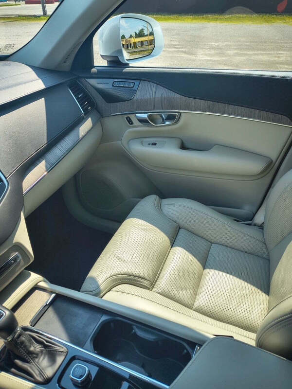 2022 Volvo XC90 T6 Inscription 7-Passenger