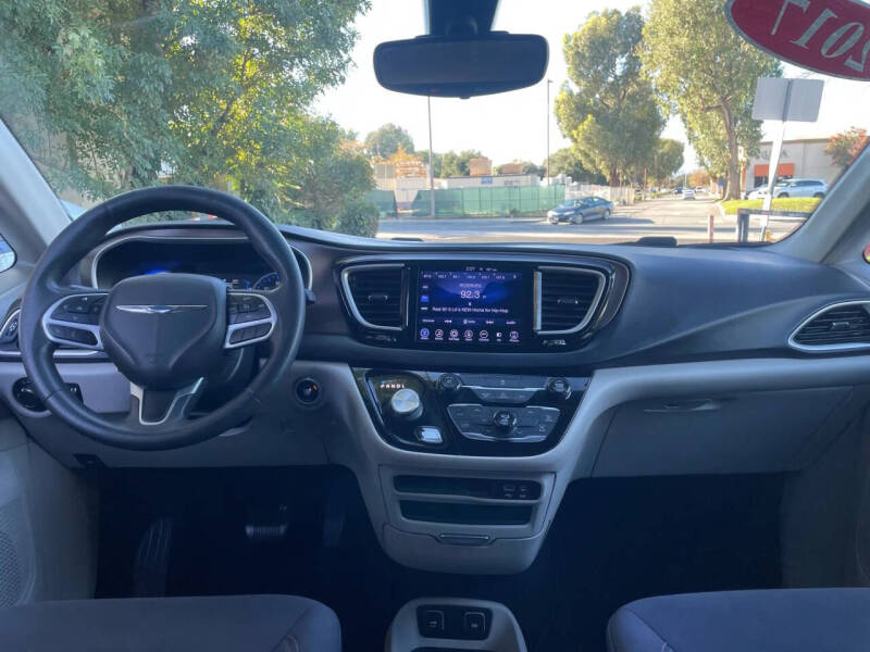 2017 Chrysler Pacifica Touring